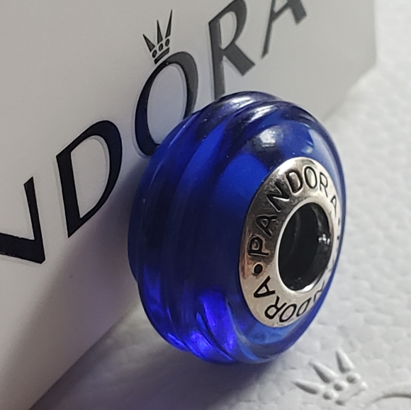 Packaging included Pandora Charm 13 - Picture 4 of 7